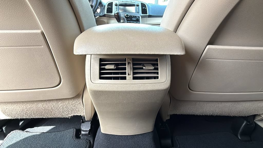 Used 2013 Toyota Venza LE FWD image 19