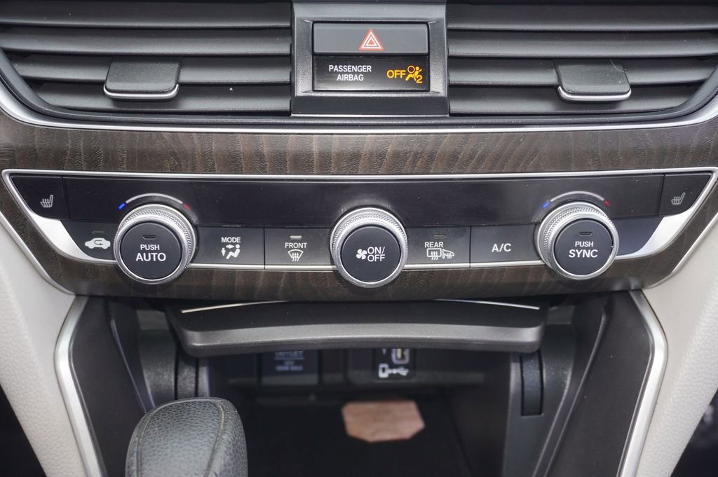 Used 2018 Honda Accord EX image 16
