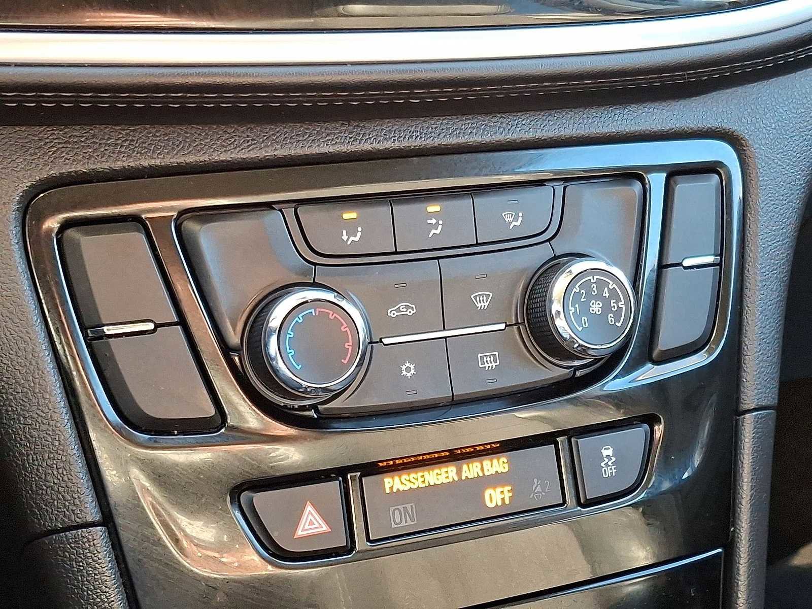 Used 2022 Buick Encore Preferred w/ Safety Package image 23