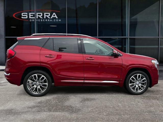 Used 2024 GMC Terrain Denali w/ Denali Premium Package AWD/4WD image 6