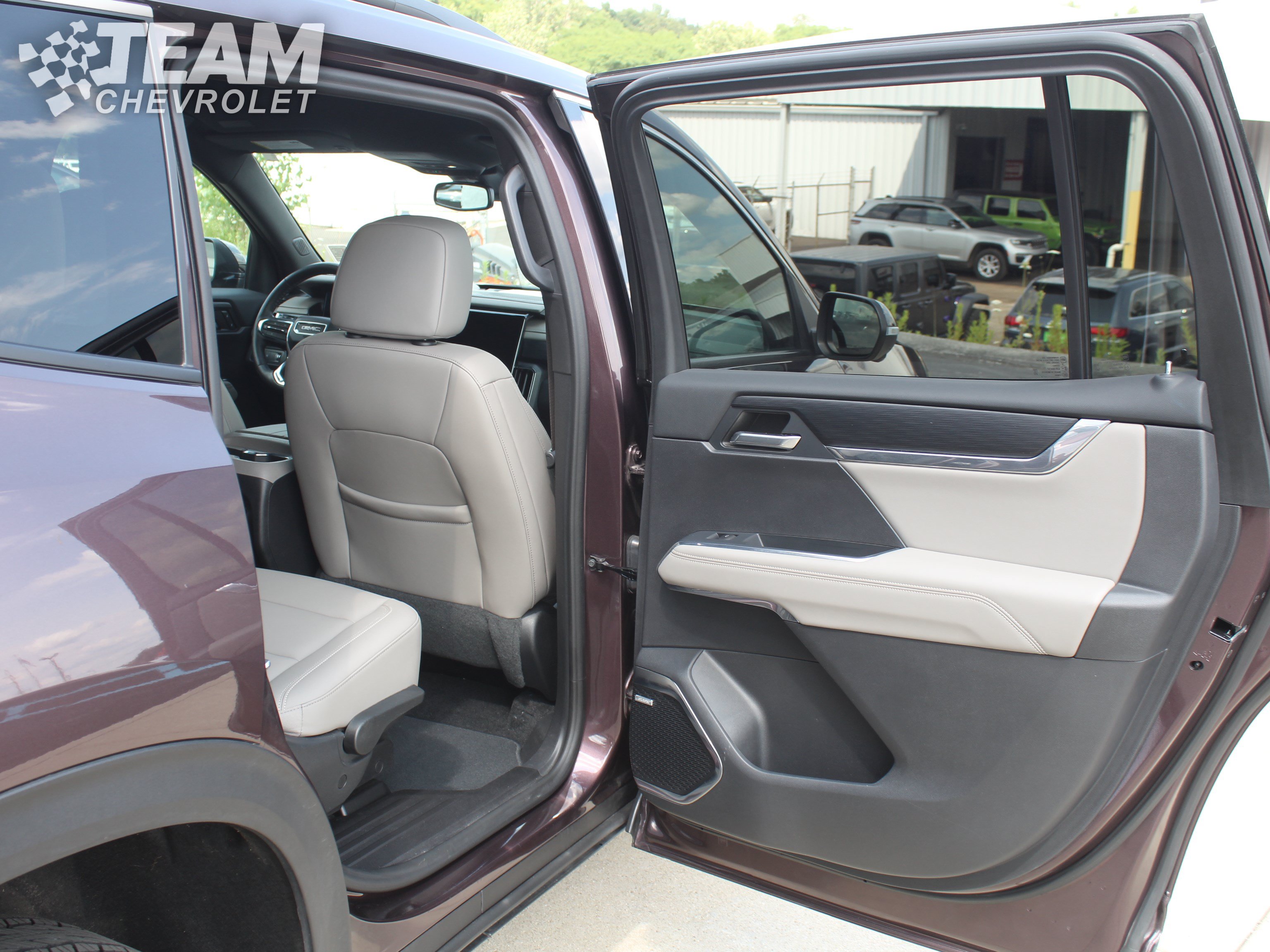 Certified 2024 GMC Acadia Elevation FWD image 23