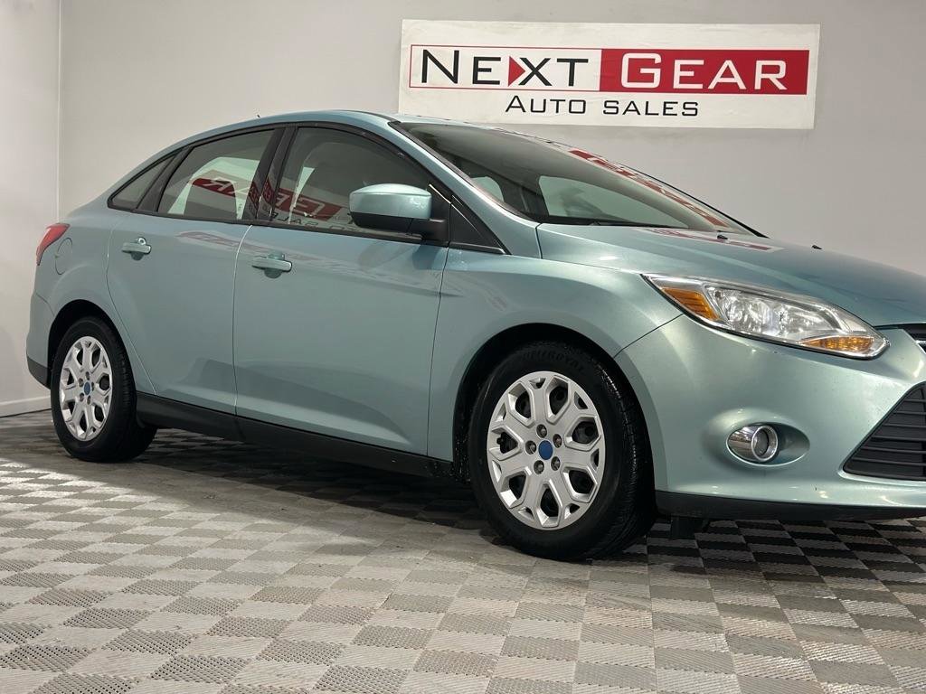 Used 2012 Ford Focus SE FWD image 2