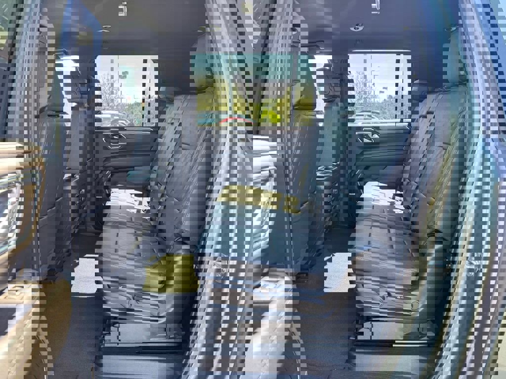 Used 2024 Chevrolet Suburban LT image 16