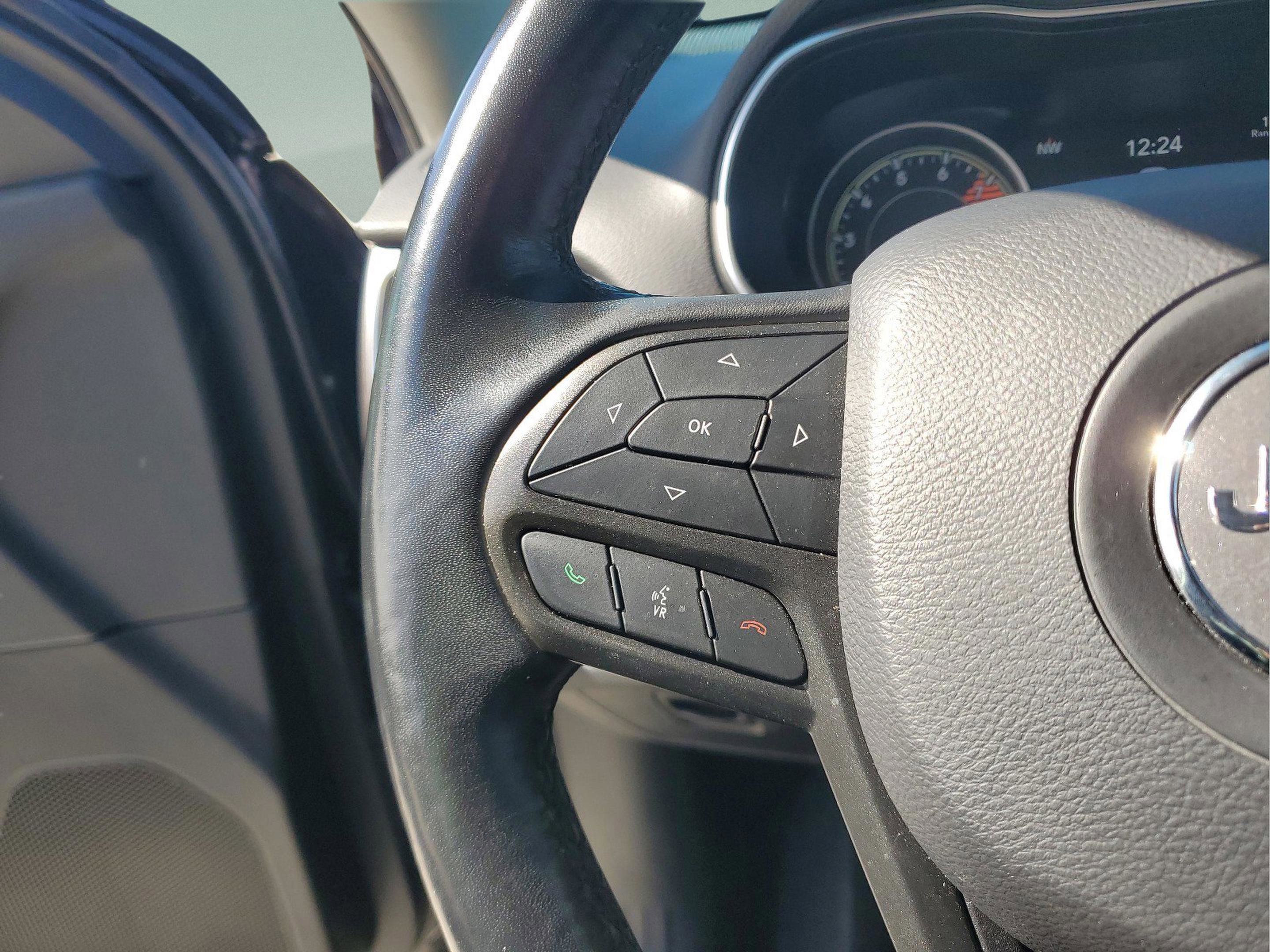 Used 2020 Jeep Cherokee Trailhawk w/ Cold Weather Group image 30