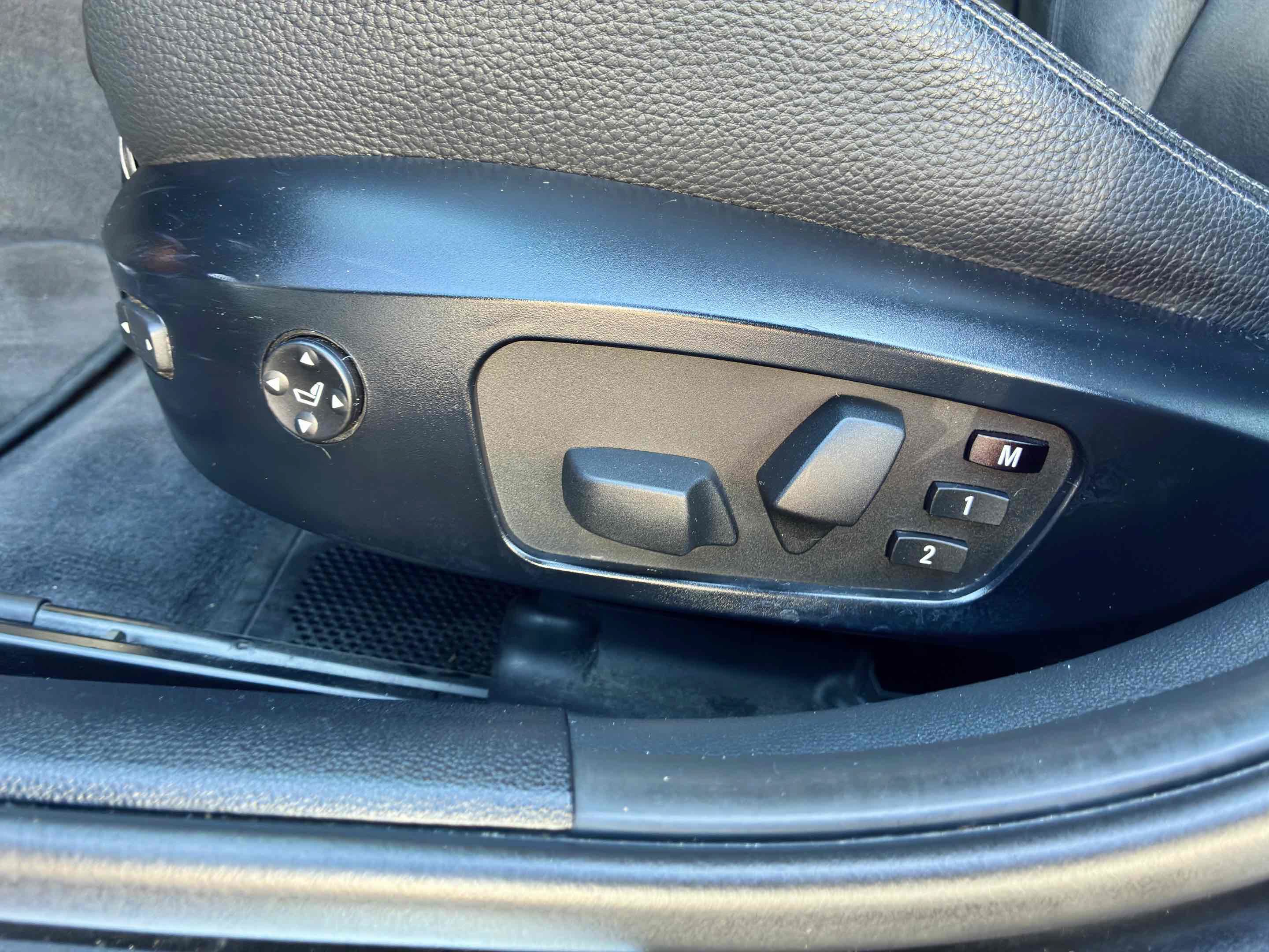 Used 2011 BMW 328i xDrive Wagon AWD/4WD image 41