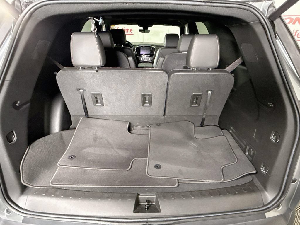 Used 2023 Chevrolet Traverse RS AWD/4WD image 31