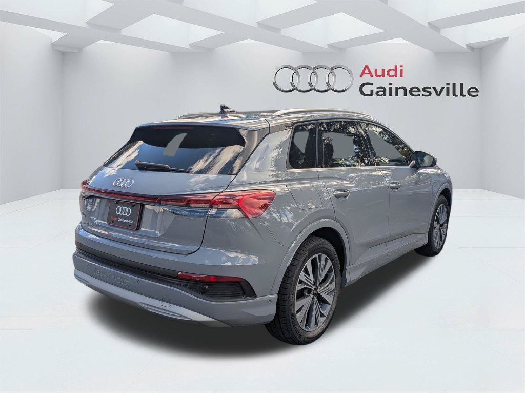 Used 2023 Audi Q4 e-tron Premium Plus w/ Premium Plus RWD image 4