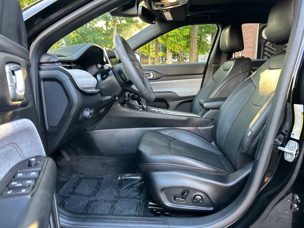 Used 2023 Jeep Compass Latitude w/ Sun and Sound Group AWD/4WD image 14