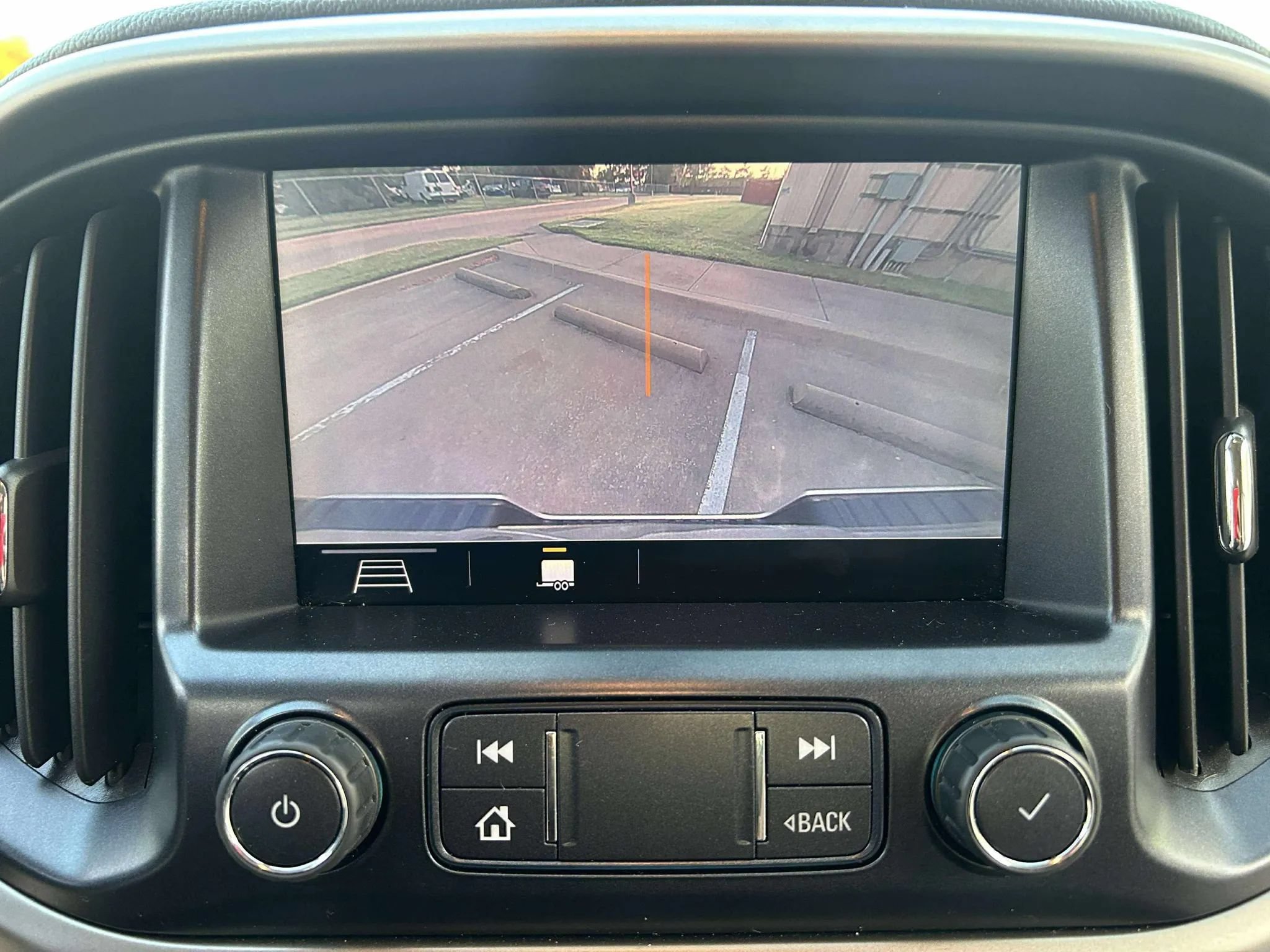 Used 2019 Chevrolet Colorado Z71 AWD/4WD image 13