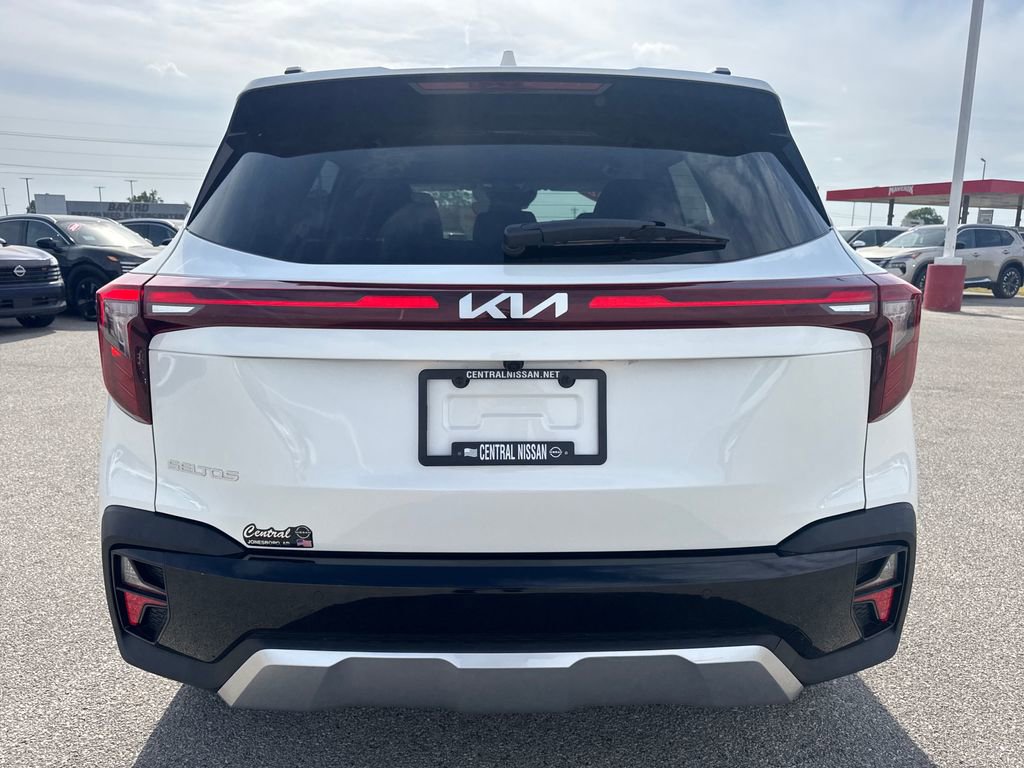 Used 2025 Kia Seltos EX image 5