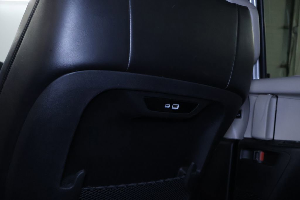 Used 2024 Chrysler Pacifica Touring-L image 18