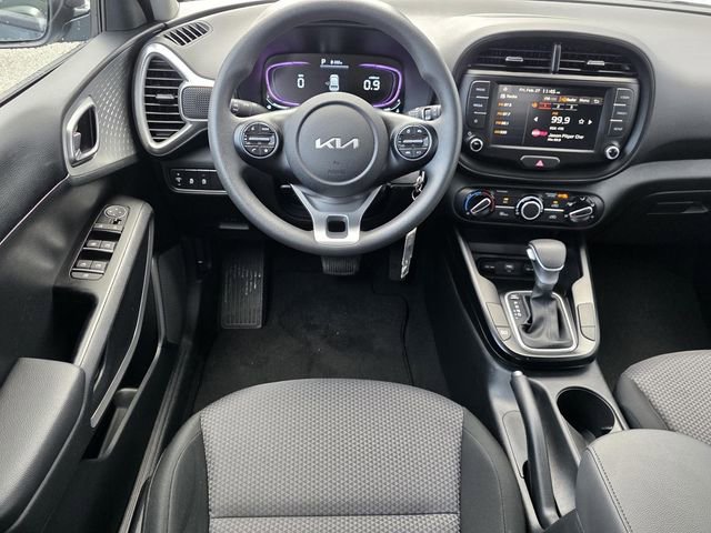 Used 2025 Kia Soul LX image 10
