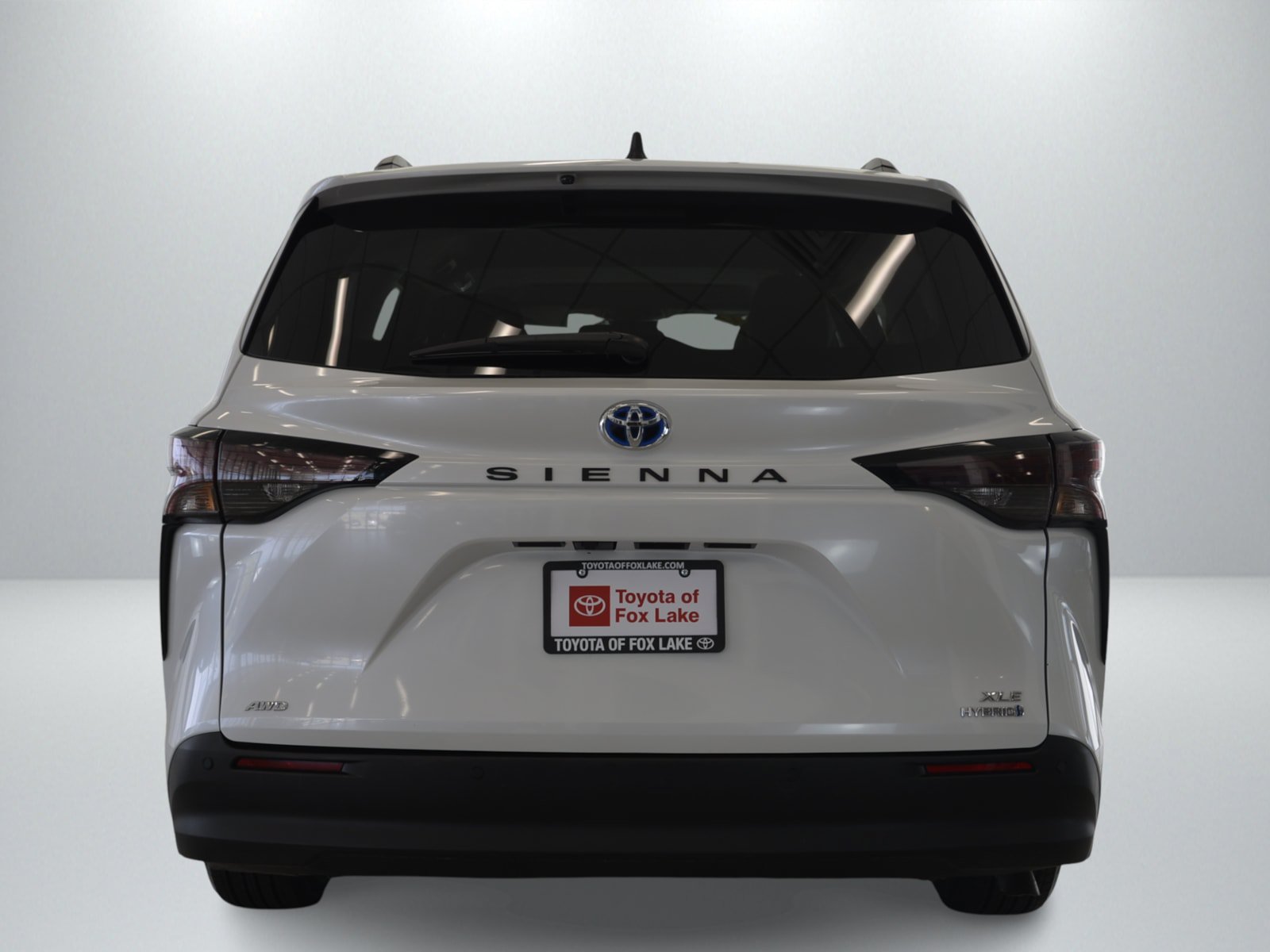 Used 2024 Toyota Sienna XLE AWD/4WD image 4
