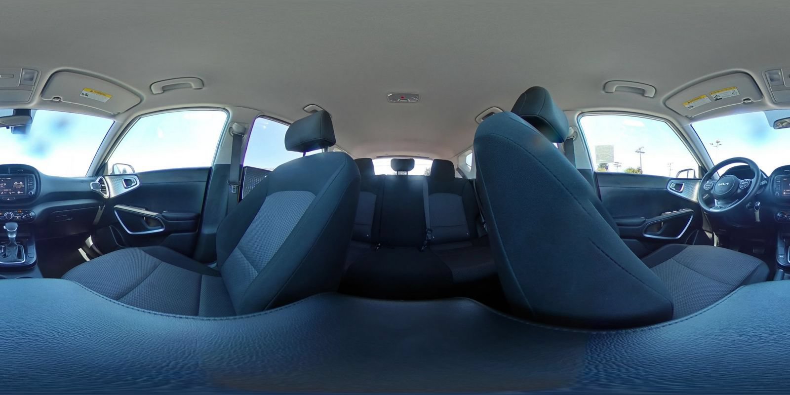 Used 2025 Kia Soul LX w/ LX Technology Package FWD image 40