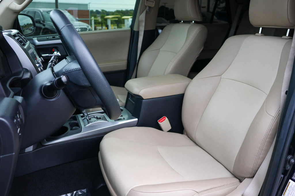 Used 2021 Toyota 4Runner SR5 Premium w/ Moonroof Package RWD image 11