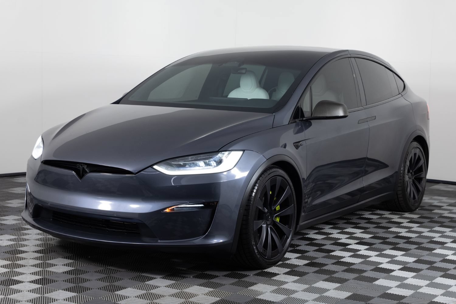 Used 2022 Tesla Model X Plaid AWD/4WD image 2