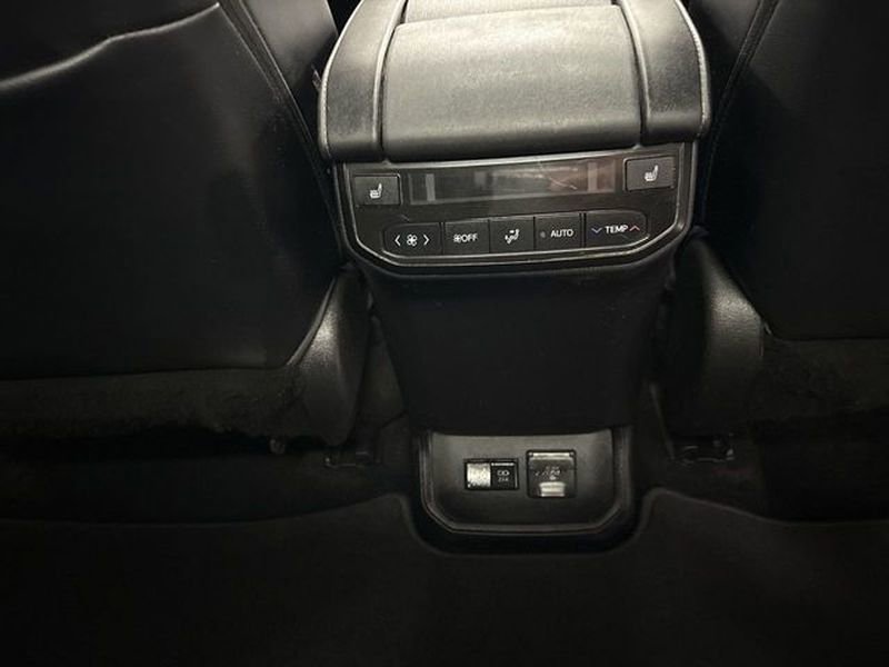 Used 2021 Toyota Highlander Limited AWD/4WD image 19