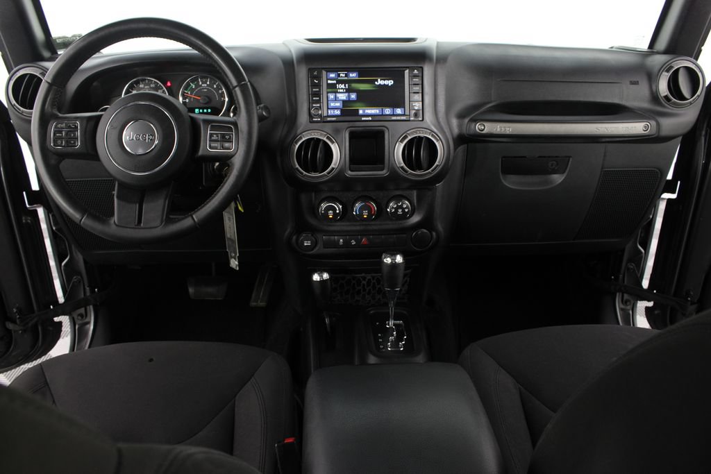 Used 2016 Jeep Wrangler Unlimited Sport w/ Max Tow Package AWD/4WD image 7