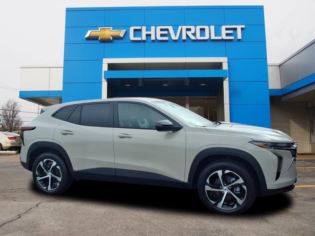 New 2026 Chevrolet Trax RS w/ Driver Confidence Package image 2