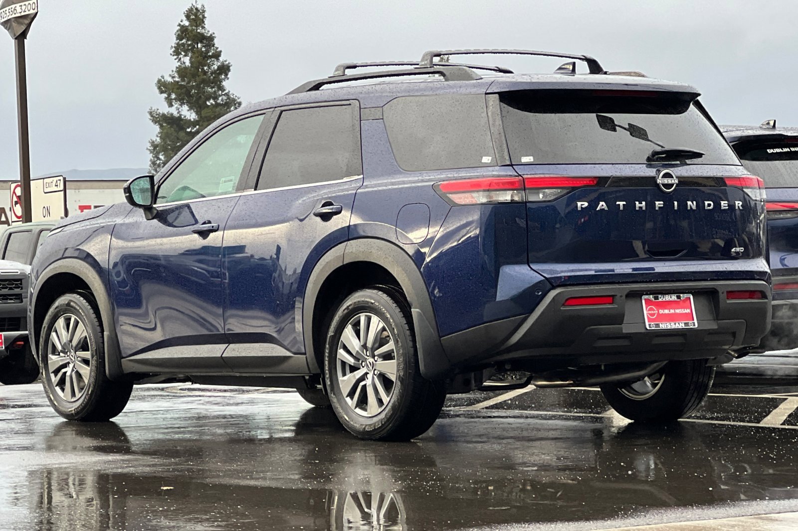 New 2025 Nissan Pathfinder SV image 6