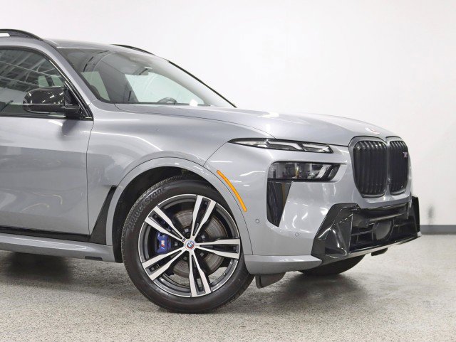 Used 2023 BMW X7 M60i w/ Executive Package image 2