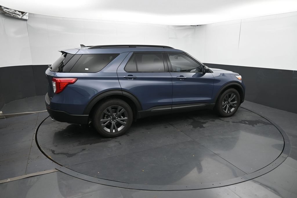 Used 2021 Ford Explorer XLT w/ Equipment Group 202A AWD/4WD image 12