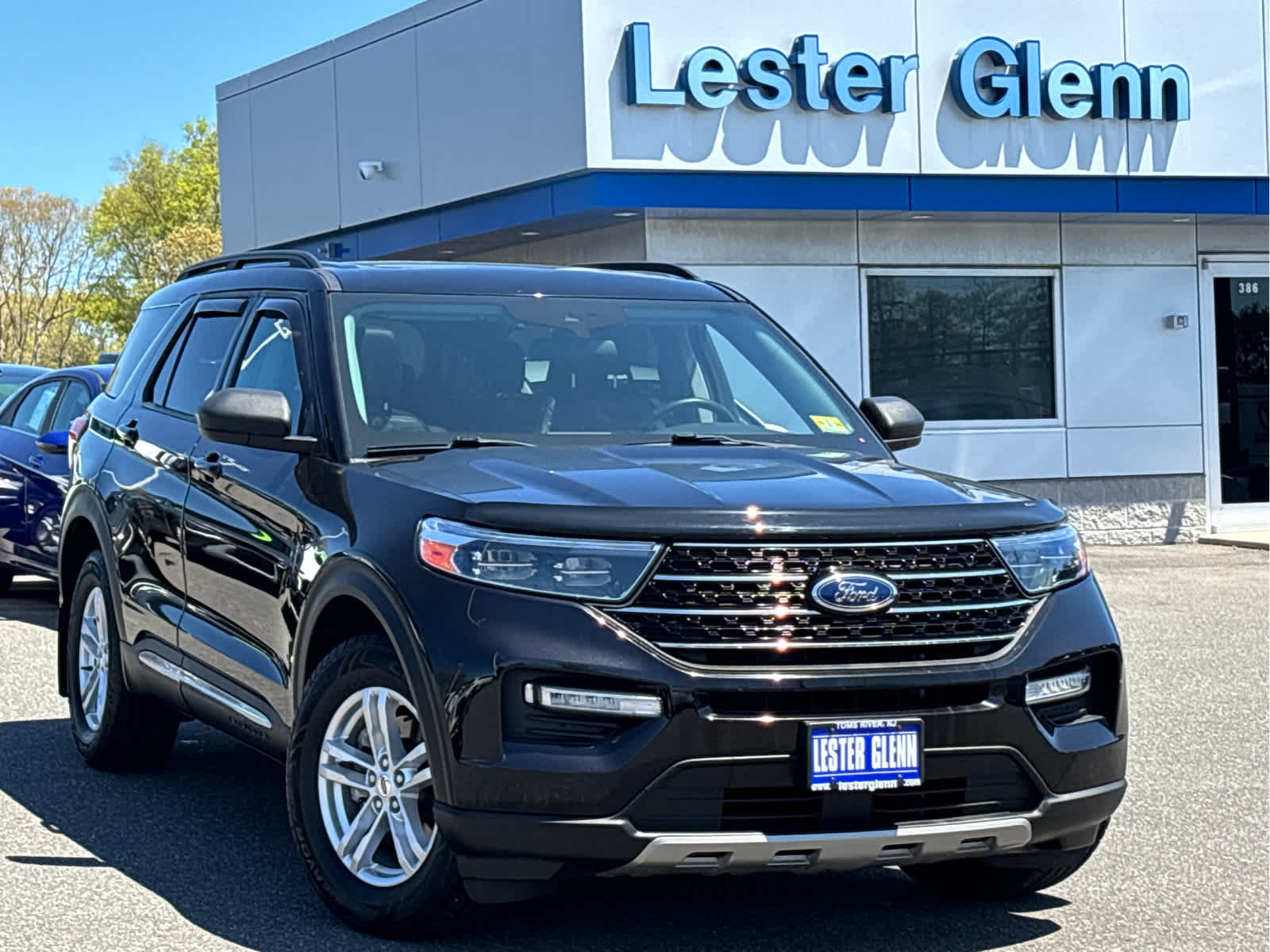 Used 2021 Ford Explorer XLT w/ Equipment Group 202A AWD/4WD image 28