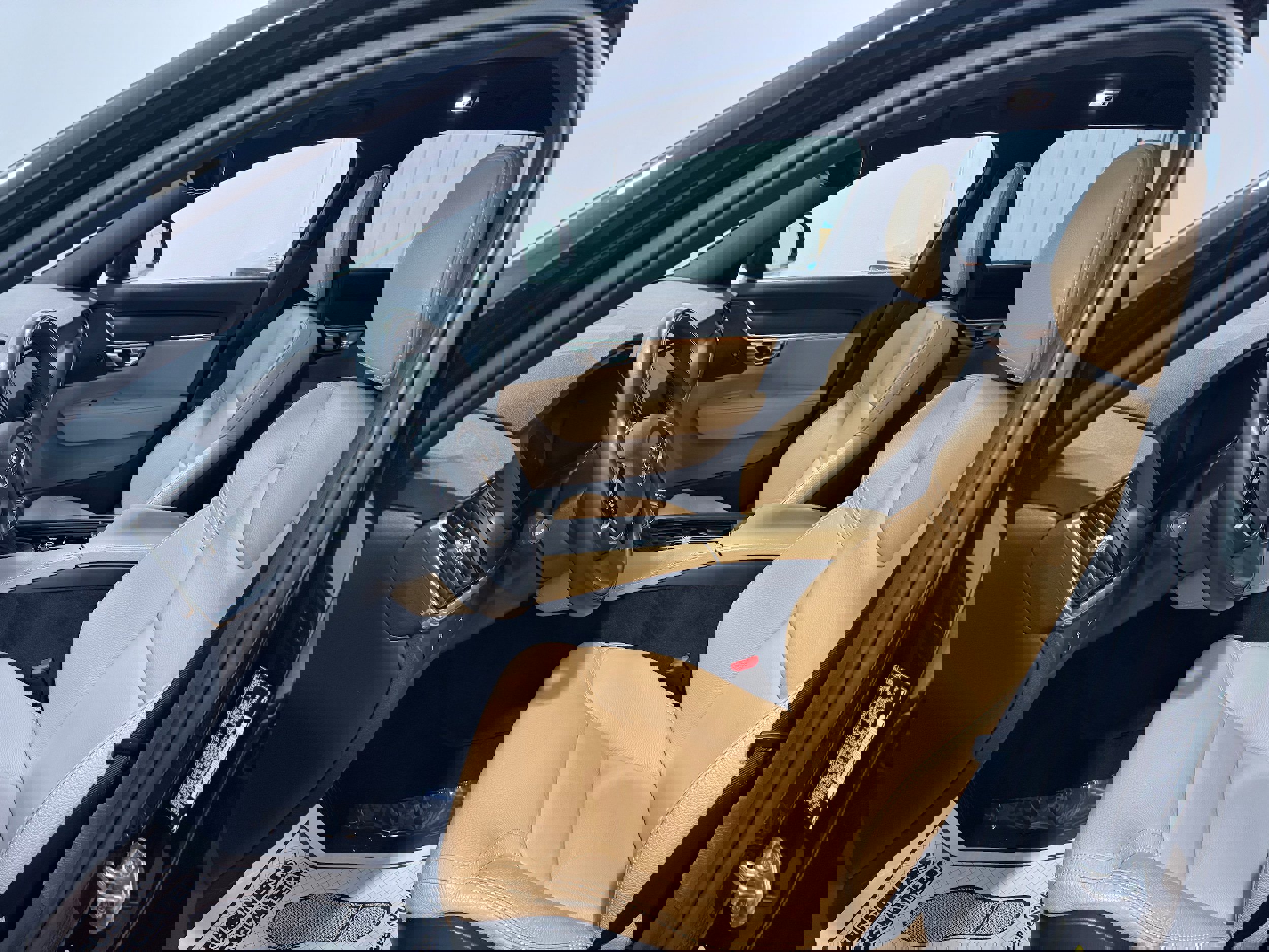 Used 2018 Volvo V90 T6 Cross Country w/ Convenience Package image 4