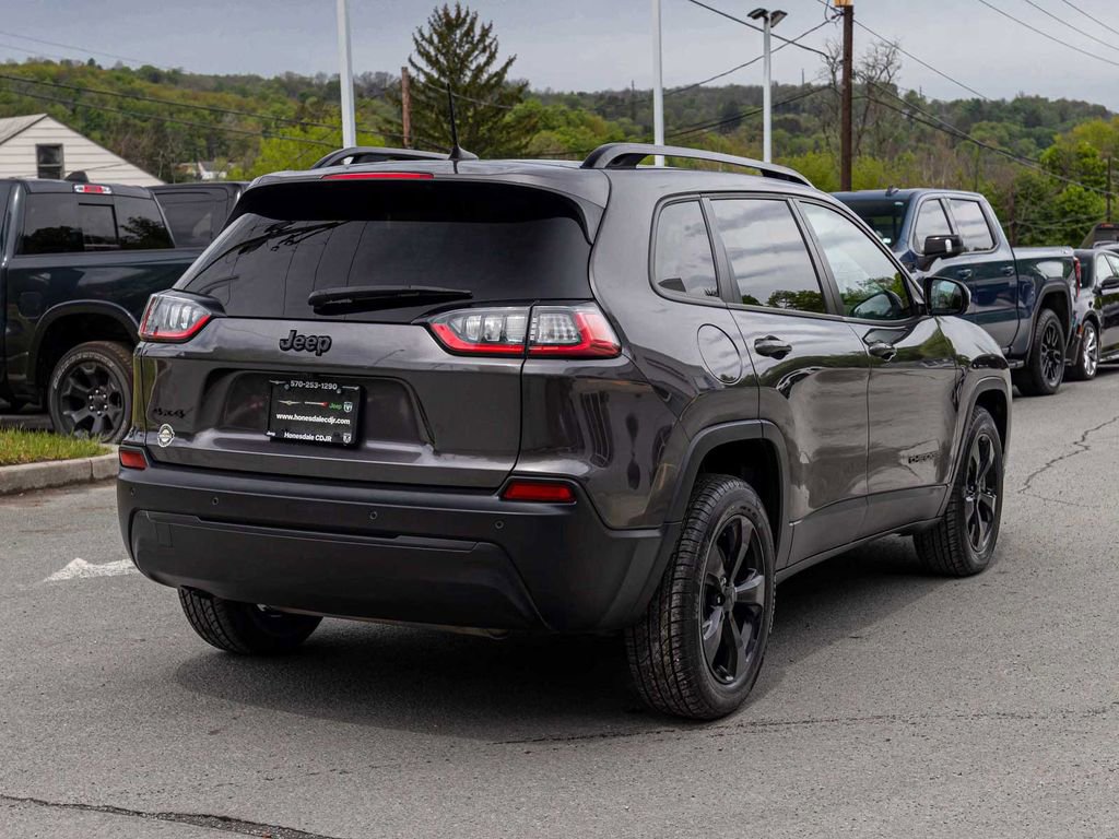 Used 2021 Jeep Cherokee Latitude Plus w/ Sun & Sound Group AWD/4WD image 4