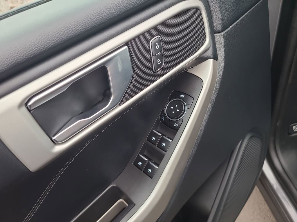 Used 2023 Ford Explorer XLT image 20