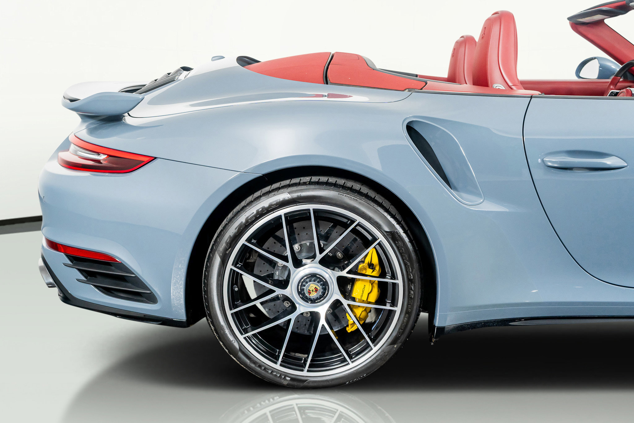 Used 2017 Porsche 911 Turbo S image 9