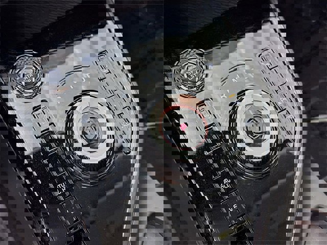 Used 2023 Kia Niro EX image 17