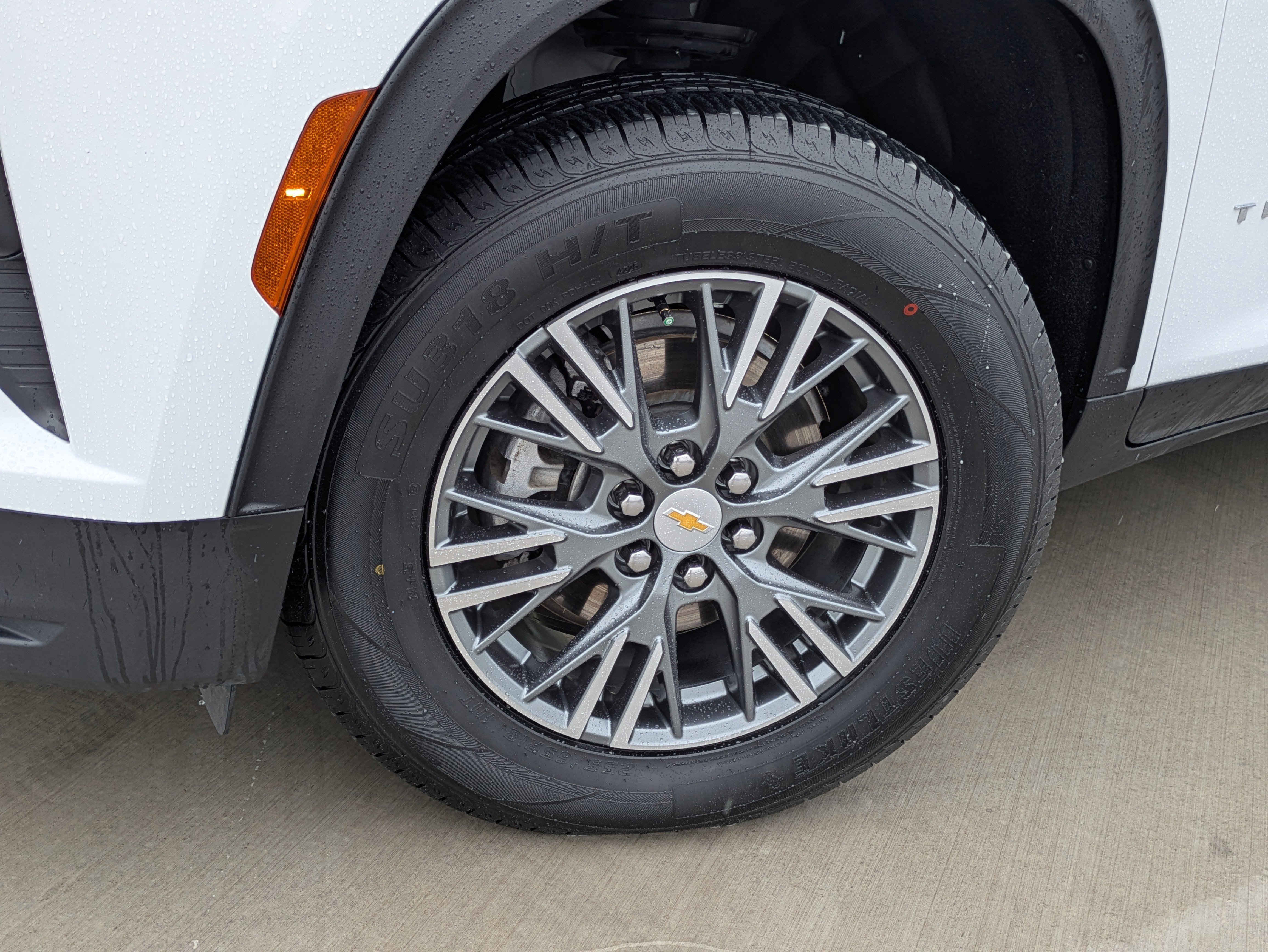 Used 2024 Chevrolet Traverse LS FWD image 9