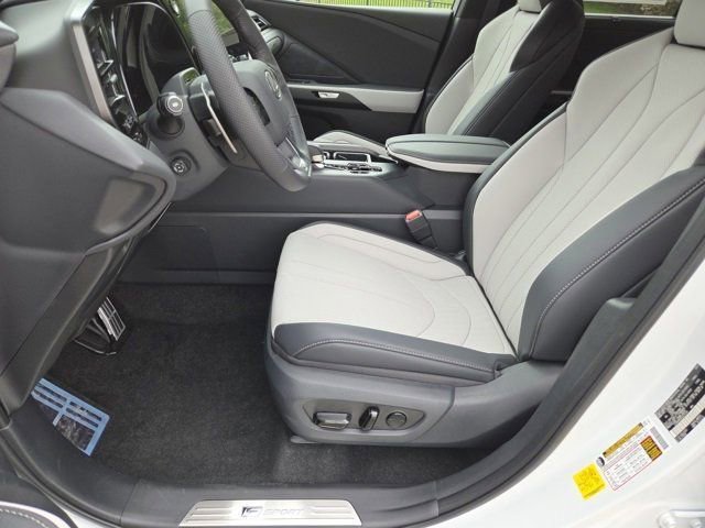 New 2025 Lexus TX 500h AWD image 8