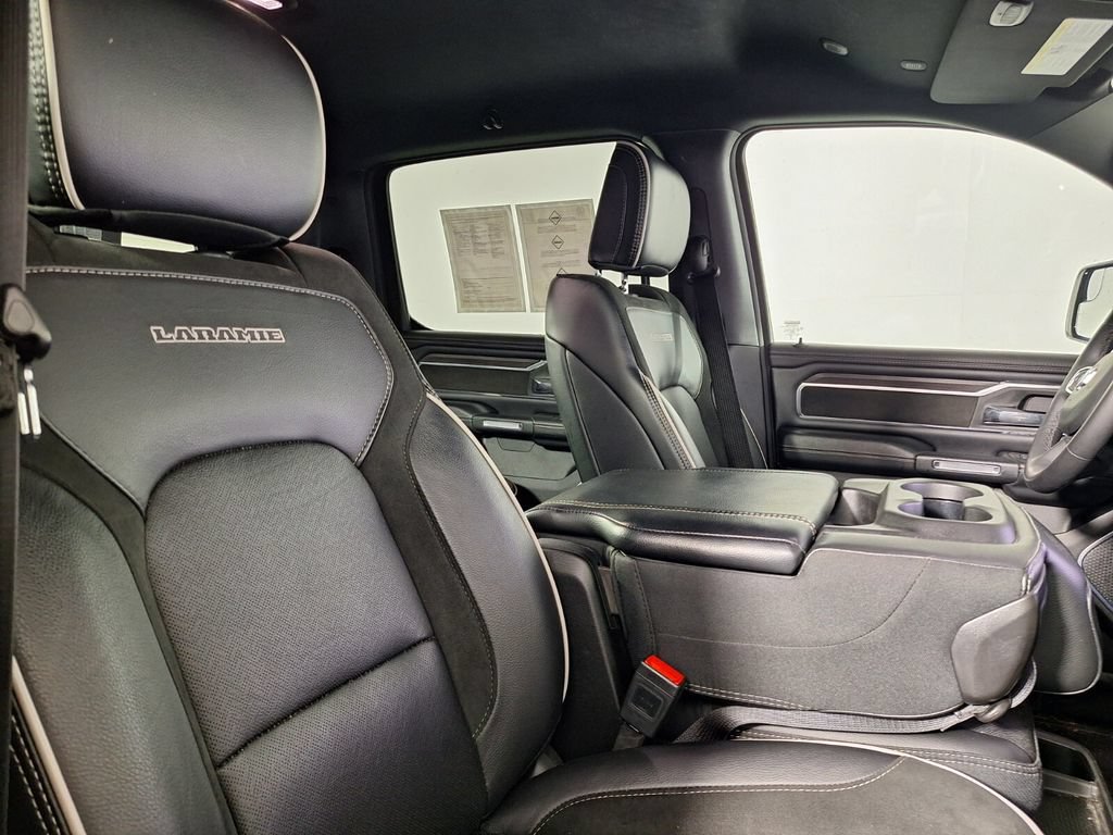 Used 2025 RAM 1500 Laramie AWD/4WD image 28