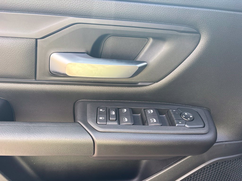 New 2026 RAM 1500 Express AWD/4WD image 15