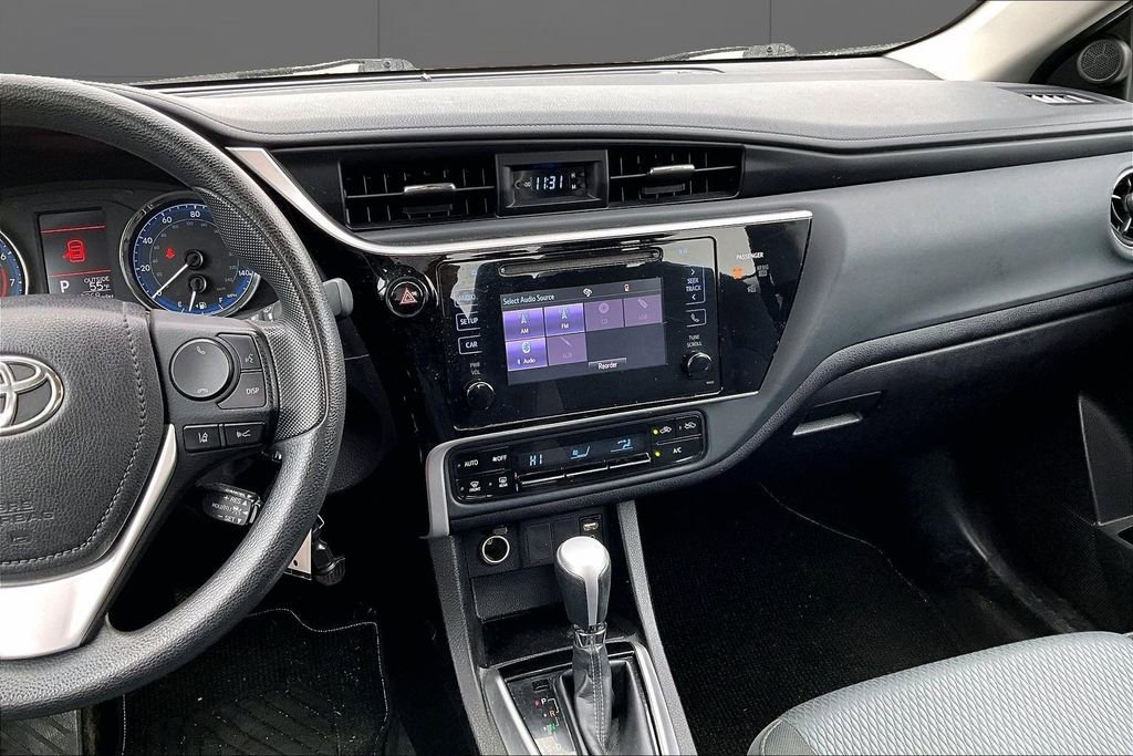 Used 2017 Toyota Corolla LE w/ Carpet Mat Package (TMS) FWD image 6