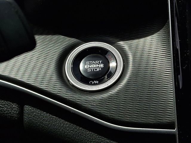 Used 2025 Jeep Grand Cherokee Altitude RWD image 18