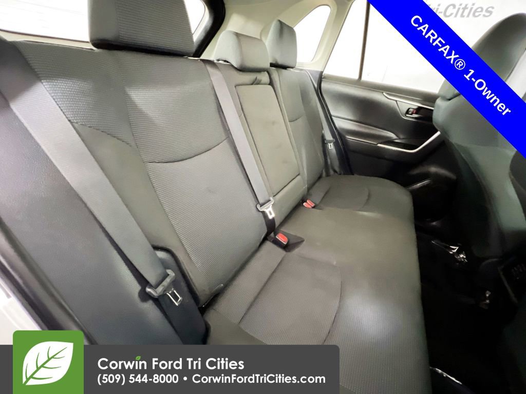 Used 2022 Toyota RAV4 LE image 16