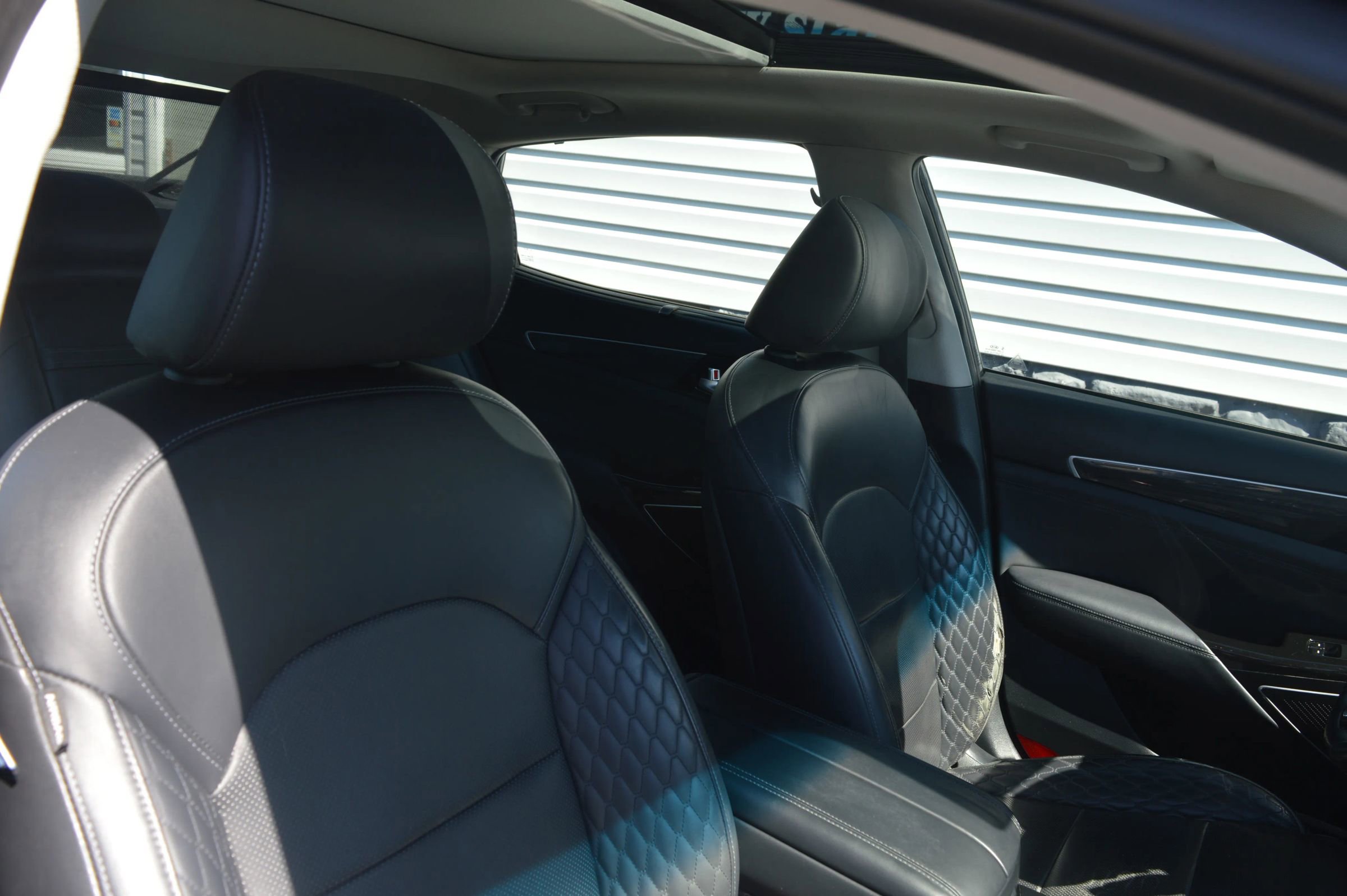 Used 2018 Kia Cadenza Limited image 19