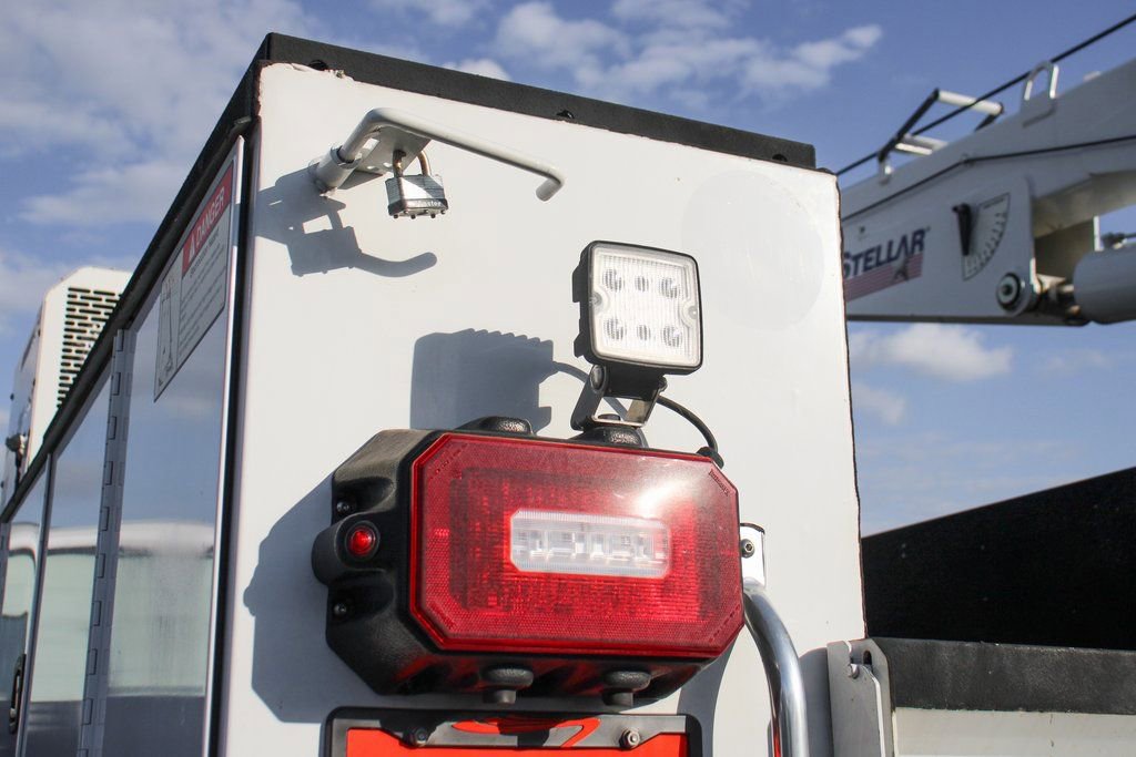 Used 2019 Ford F750 2WD Regular Cab Super Duty image 9