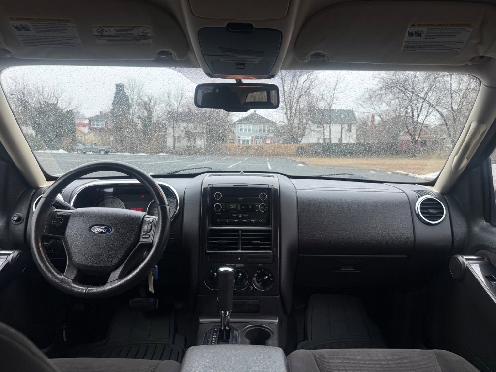 Used 2010 Ford Explorer Sport Trac XLT image 17