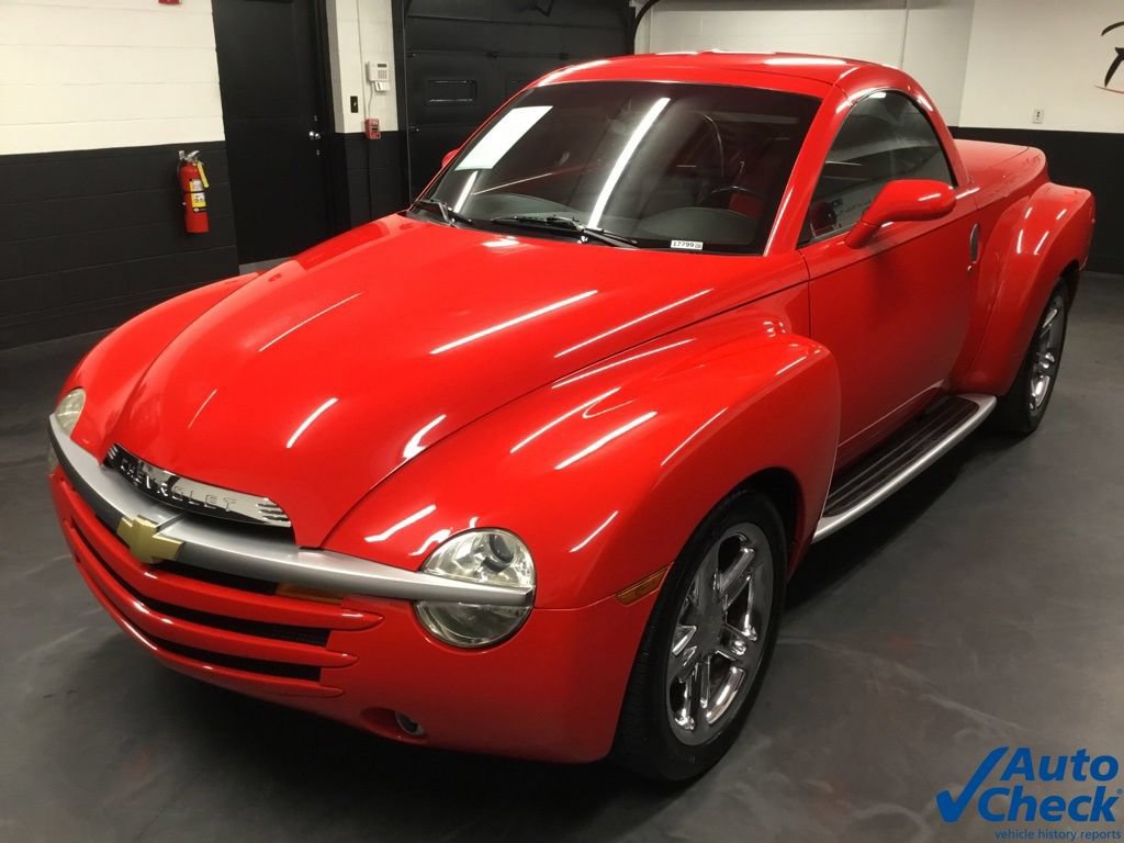 Used 2005 Chevrolet SSR w/ Preferred Equipment Group RWD image 17