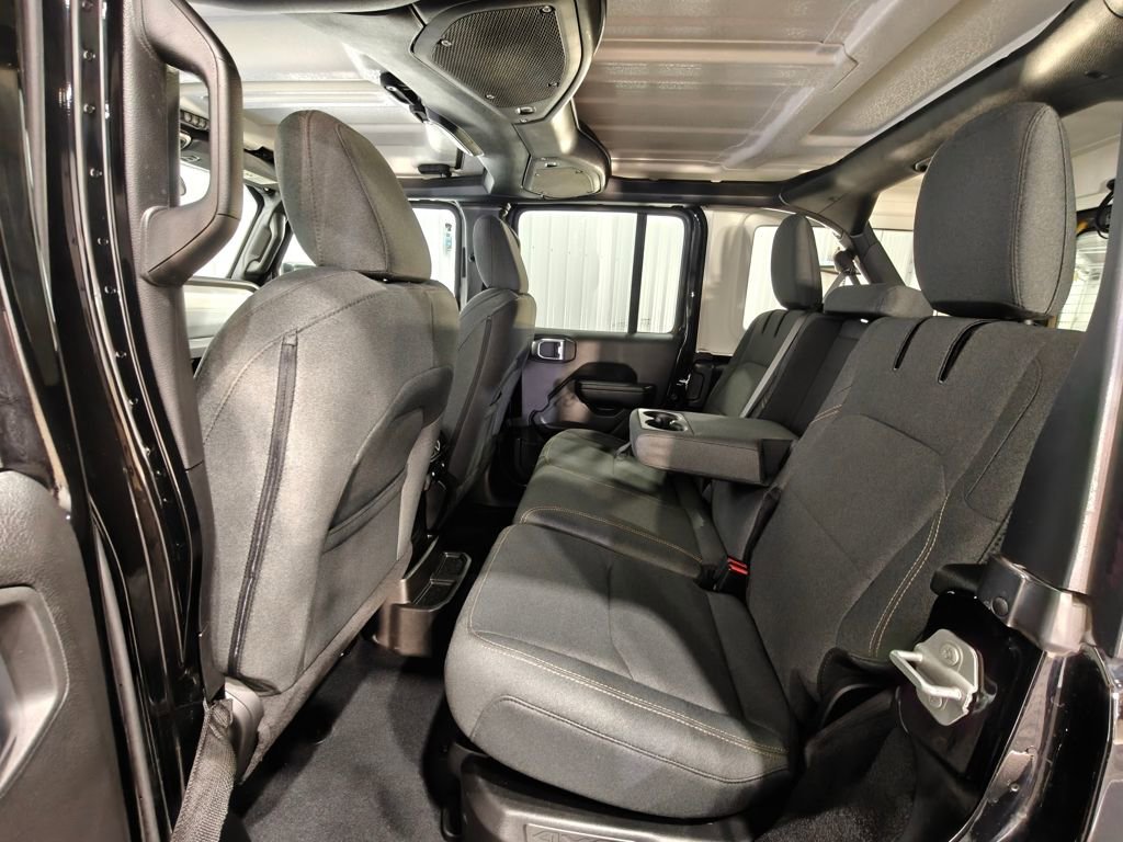 Used 2024 Jeep Wrangler Unlimited image 26