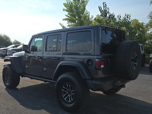 Used 2025 Jeep Wrangler Unlimited Sport AWD/4WD image 3
