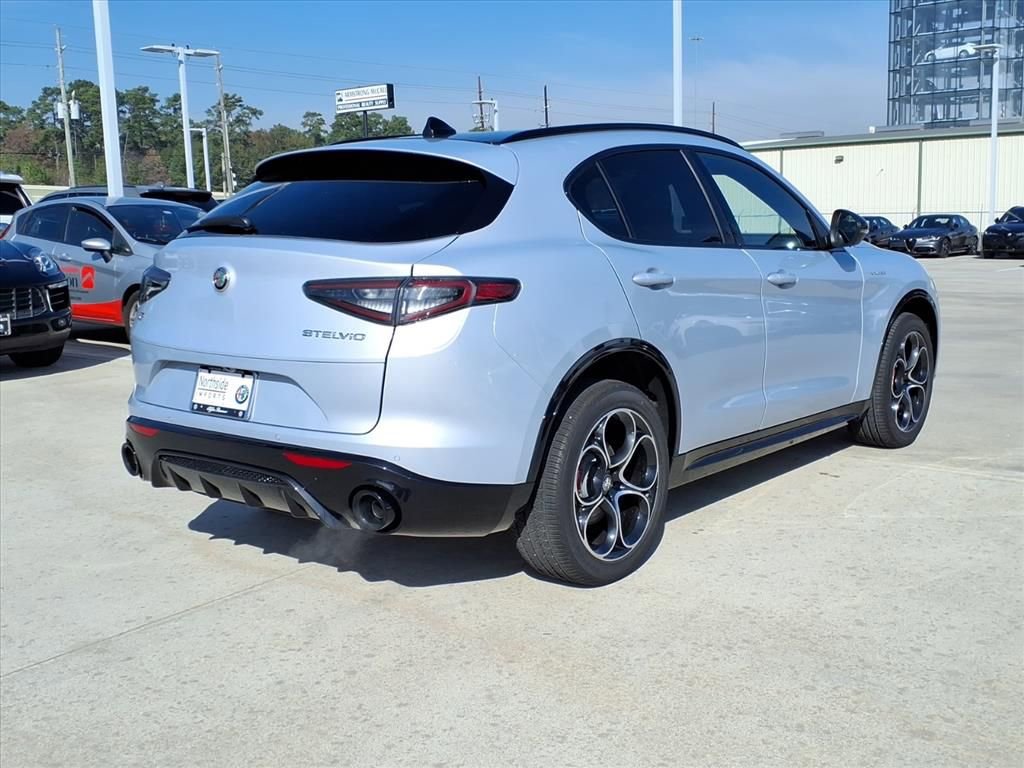 New 2025 Alfa Romeo Stelvio Sprint w/ Veloce Package AWD/4WD image 7