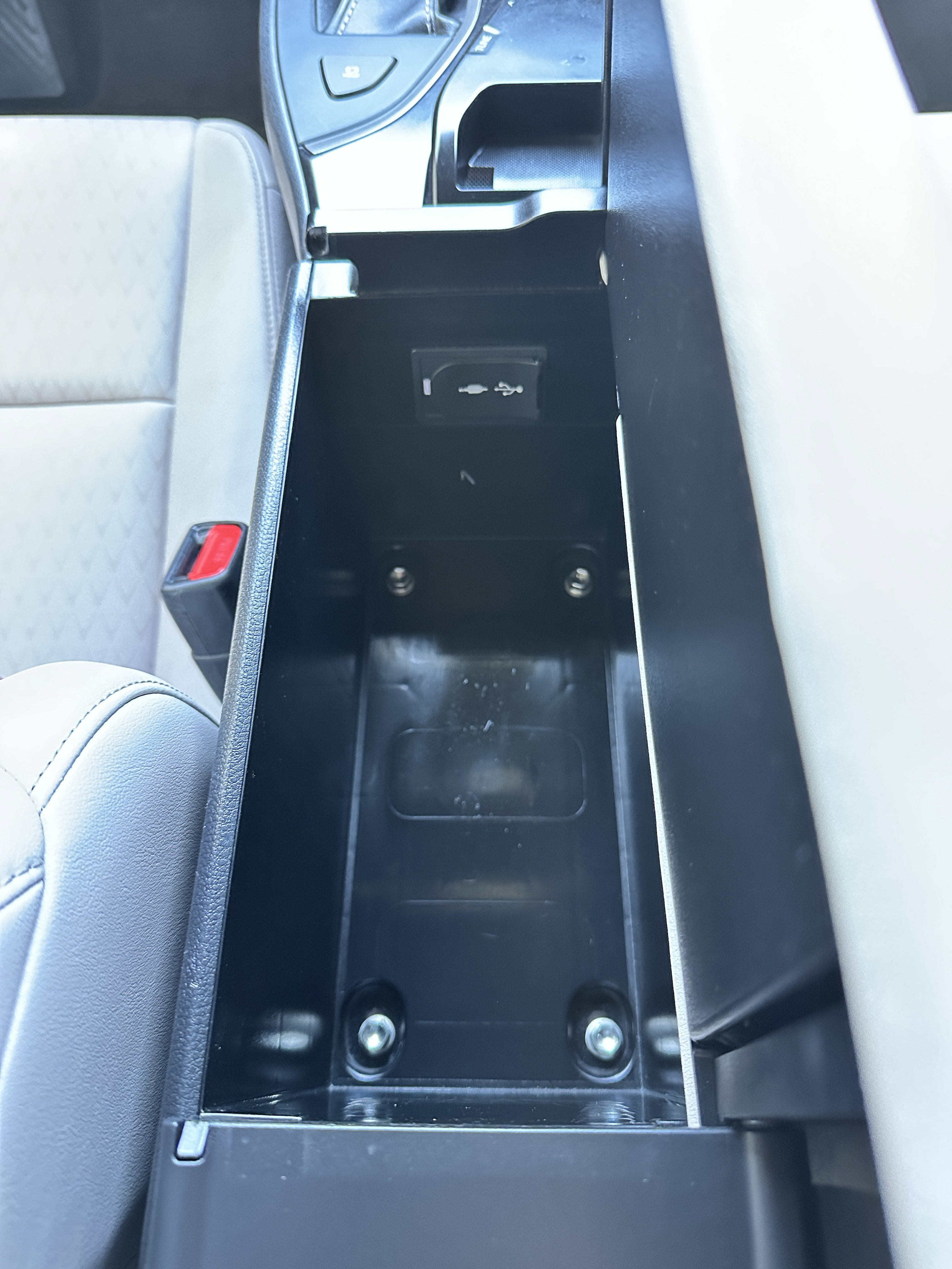 Used 2019 Lexus UX 200 w/ Accessory Package 2 FWD image 37
