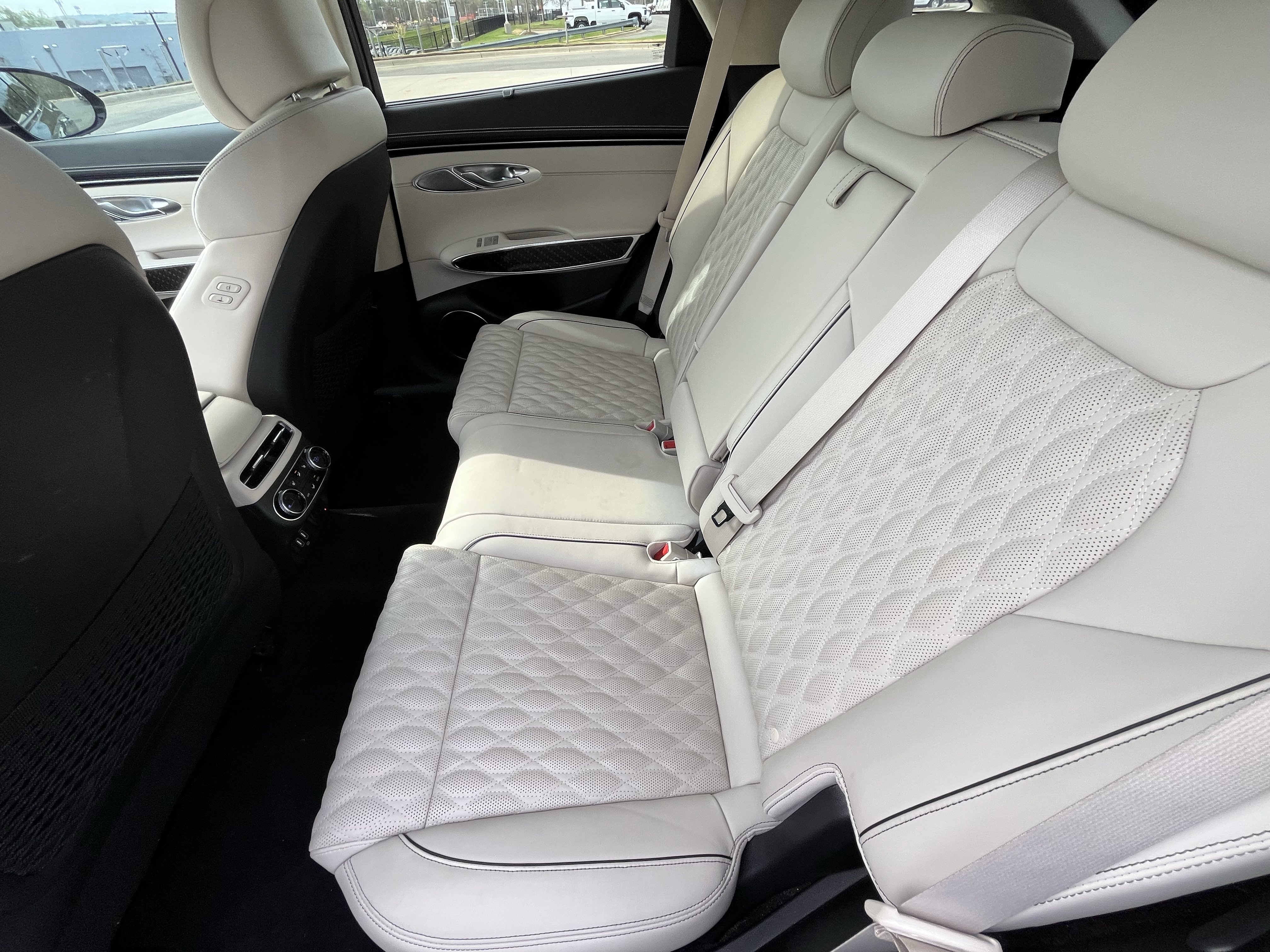 Used 2023 Genesis GV70 3.5T Sport w/ Sport Prestige Package image 30