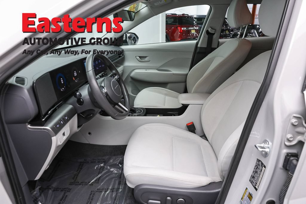 Used 2025 Hyundai Kona SEL FWD image 13