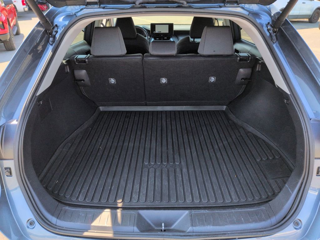 Used 2024 Toyota Venza LE AWD/4WD image 25